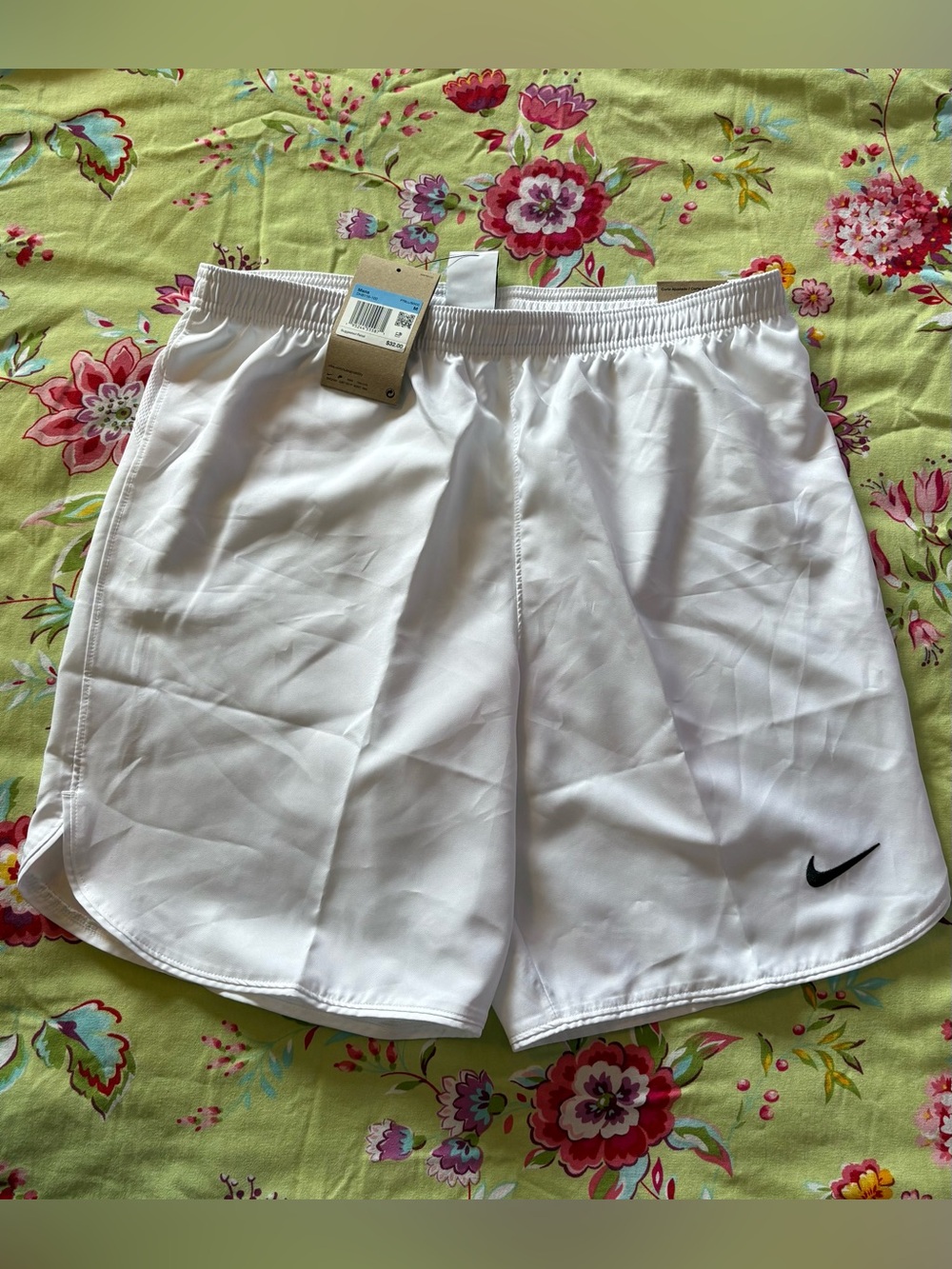 Nike NWT Dri-fit Slim-fit DH8116-100 white soccer shorts medium 6” inseam